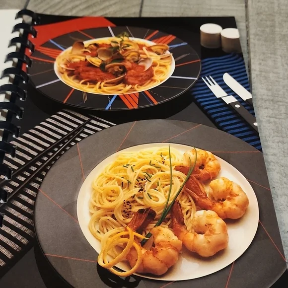 CANADA COOKBOOK PASTA - Picture 6 of 6